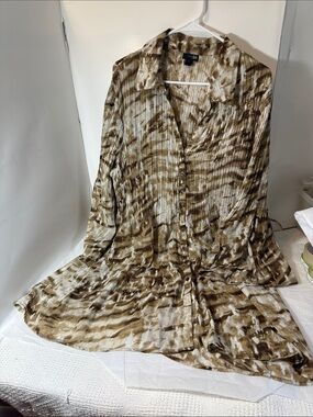 East 5th Tan and Cream Patterned Blouse